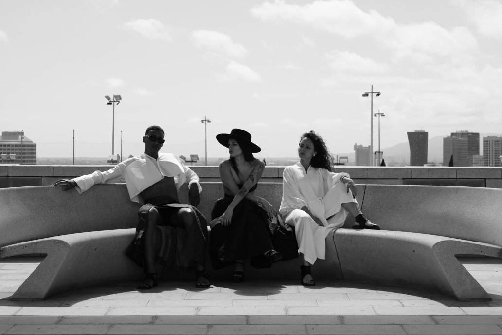 Black and white Fashion architecture photoshoot editorial group models Lupe Giraldo Barcelona Sebastien franca