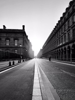 Black and white photography Rivoli street Paris line light