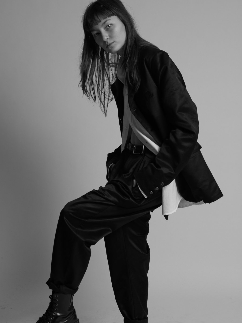 Fashion e-commerce editorial girl black and white photoshoot sebastien Franca