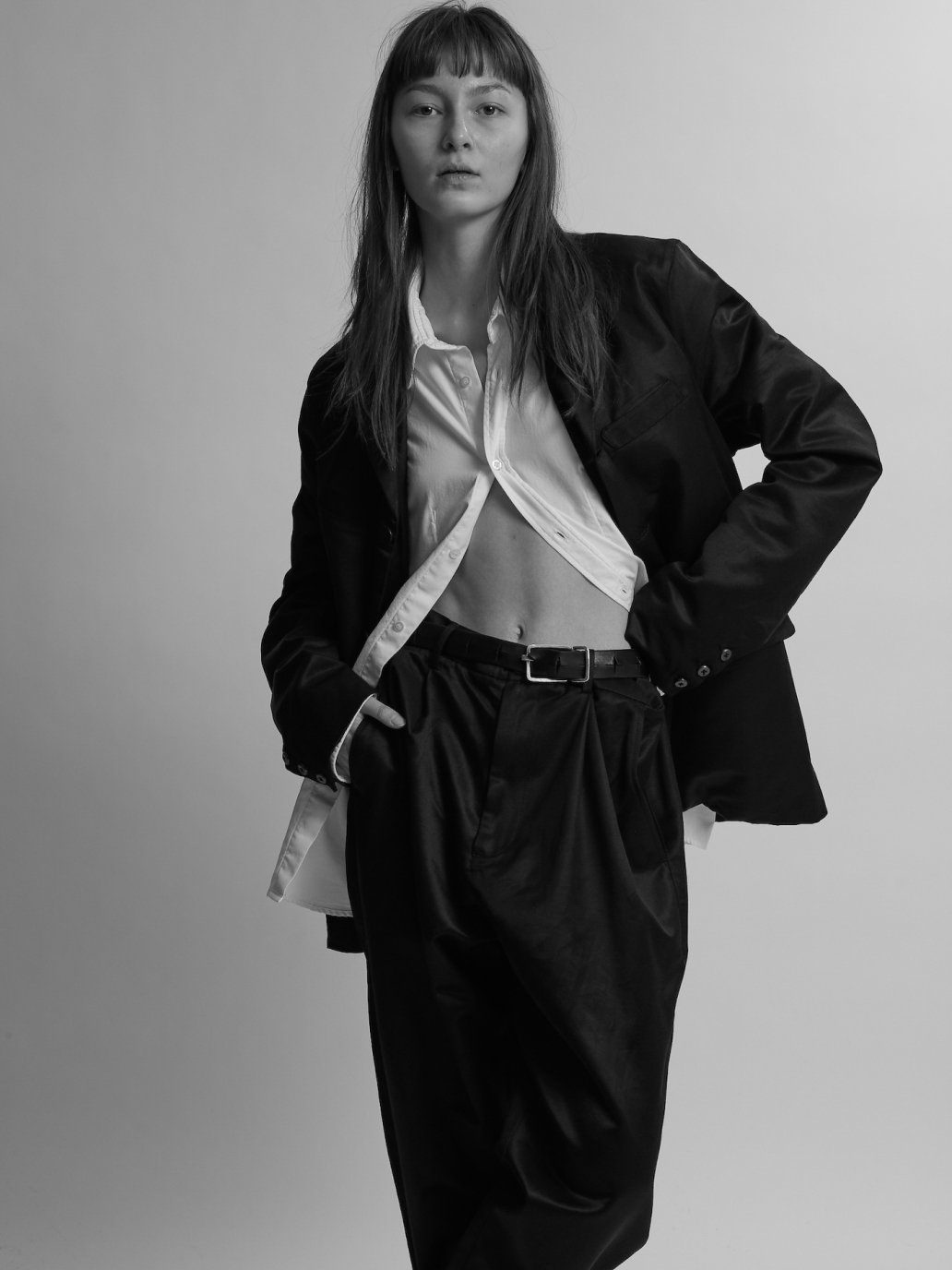 Fashion e-commerce editorial girl black and white photoshoot sebastien Franca