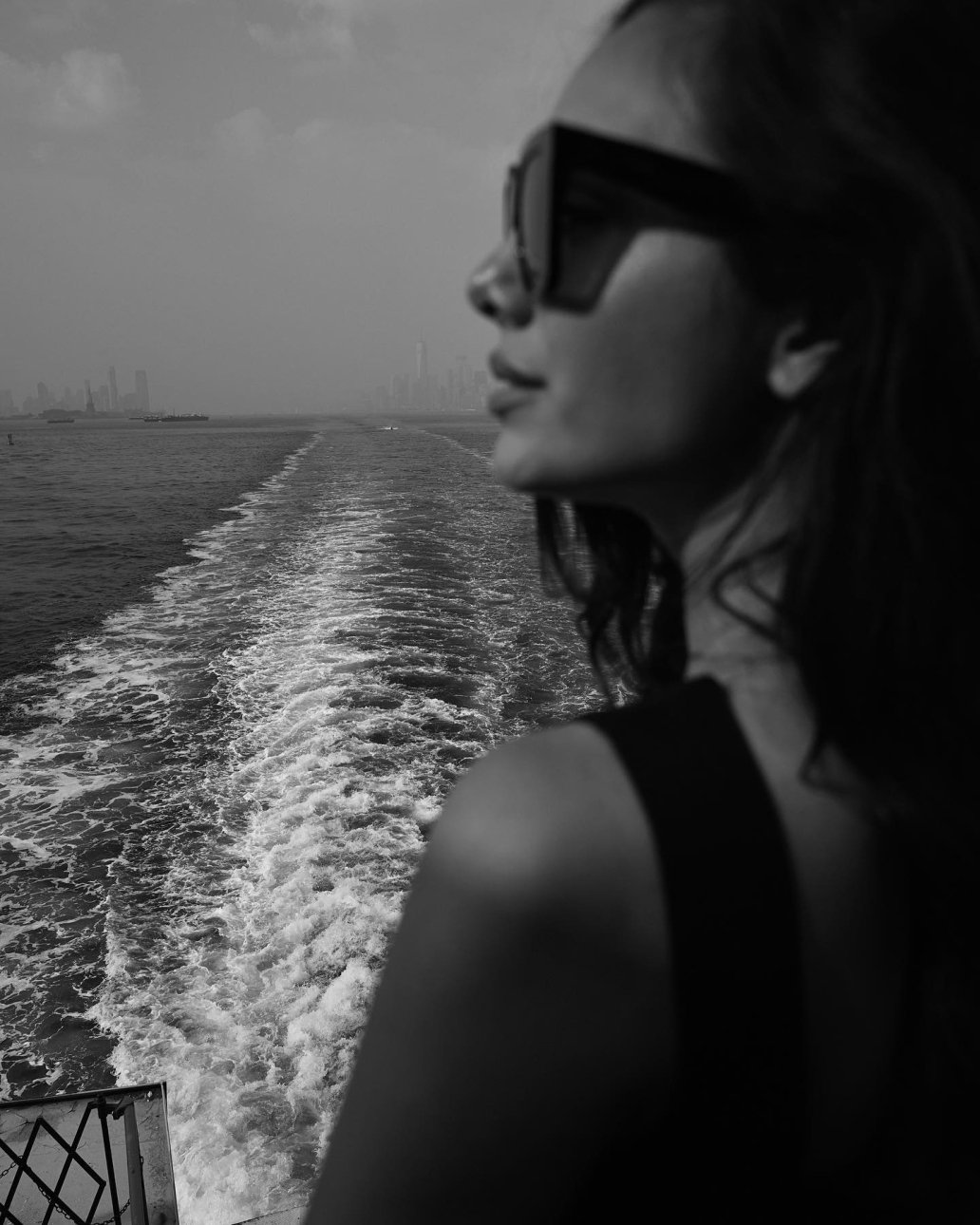 Black and white Portrait Staten Island boat Glamor fashion editorial photoshoot Sebastien Franca