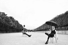 Fashion Photoshoot Editorial PARIS Jardin Tuilerie deux adolescents