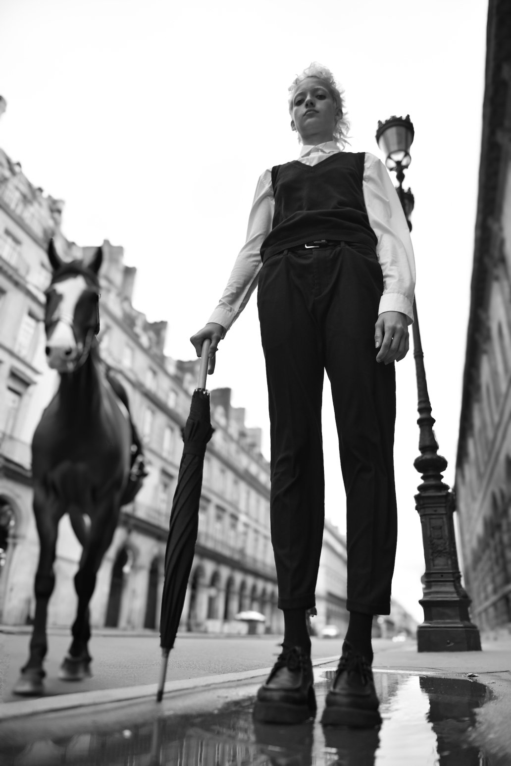 Editorial Fashion Noir et blanc PARIS Cheval