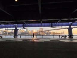 Street photography New York bridge sunset Sebastien FRANCA photographer